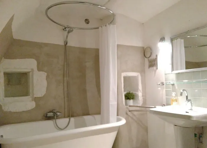 - Fontaine Apartman Saint-Paul-Trois-Châteaux